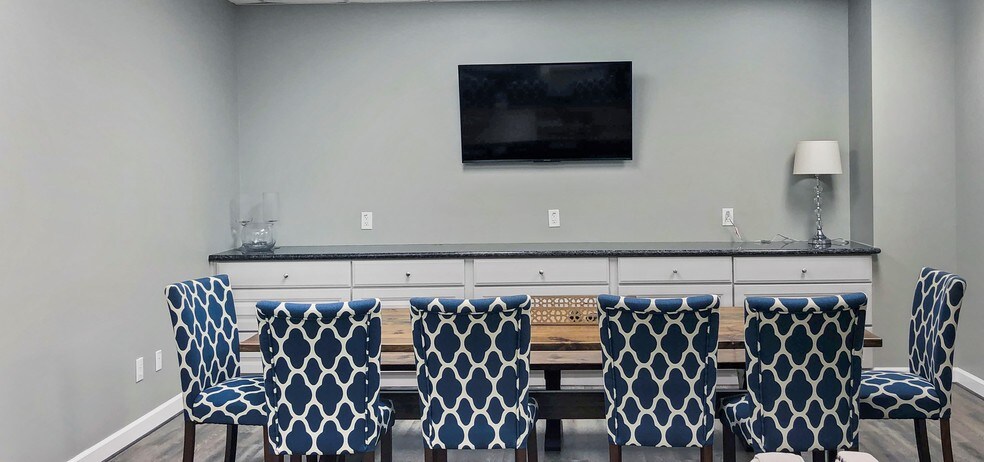 More Photos Of 102 E Walker St, League City Office For Lease