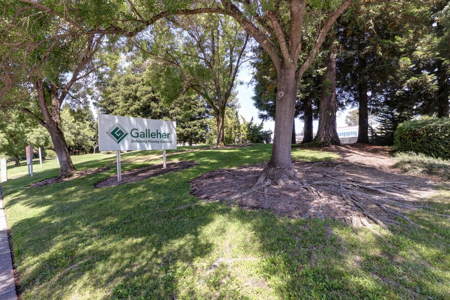 More Photos Of 210 Classic Ct, Rohnert Park Warehouse For Lease