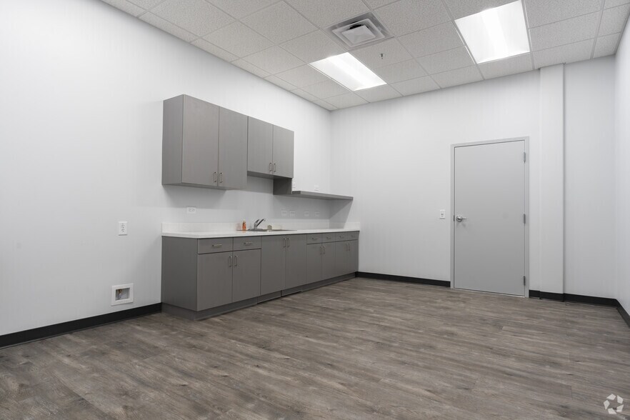 More Photos Of 1050 Douglas Hills Rd, Lithia Springs Unknown For Lease