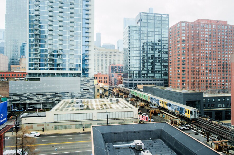 More Photos Of 225 W Ohio St, Chicago Office For Lease