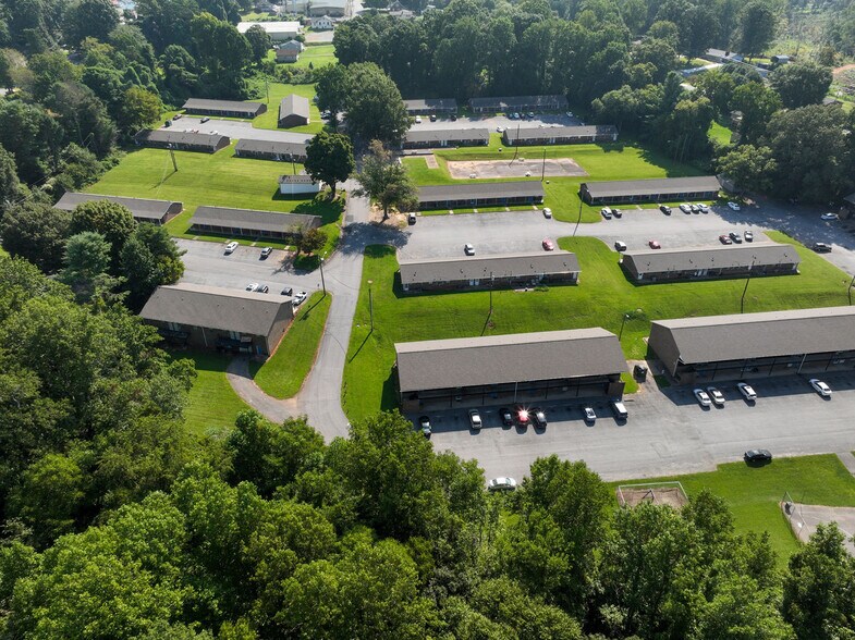 More Photos Of 100 S Kirkland Ave, Elkin Apartments For Sale