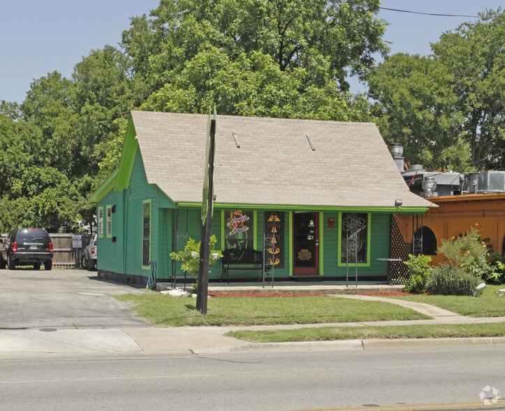 Primary Photo Of 2006 S 1st St, Austin Freestanding For Lease
