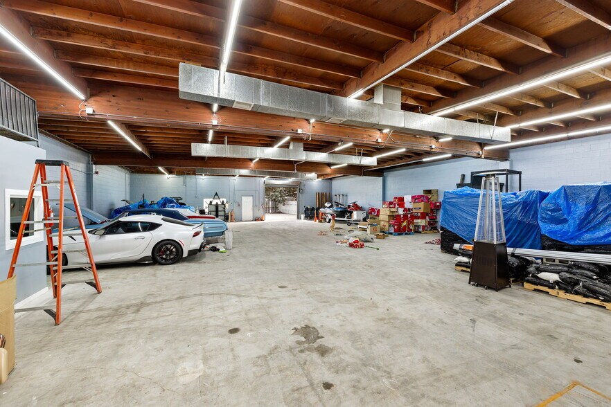 More Photos Of 915-1011 N Willowbrook Ave, Compton Warehouse For Sale