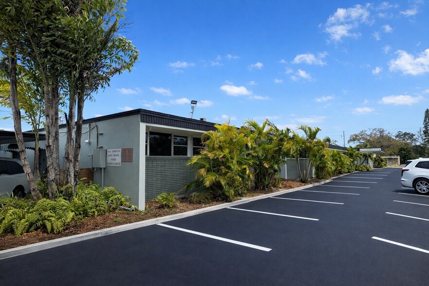 More Photos Of 1201 S Highland Ave, Clearwater Medical For Lease
