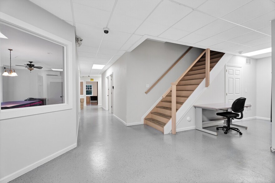 More Photos Of 2036 County Road 39, Southampton Office For Sale