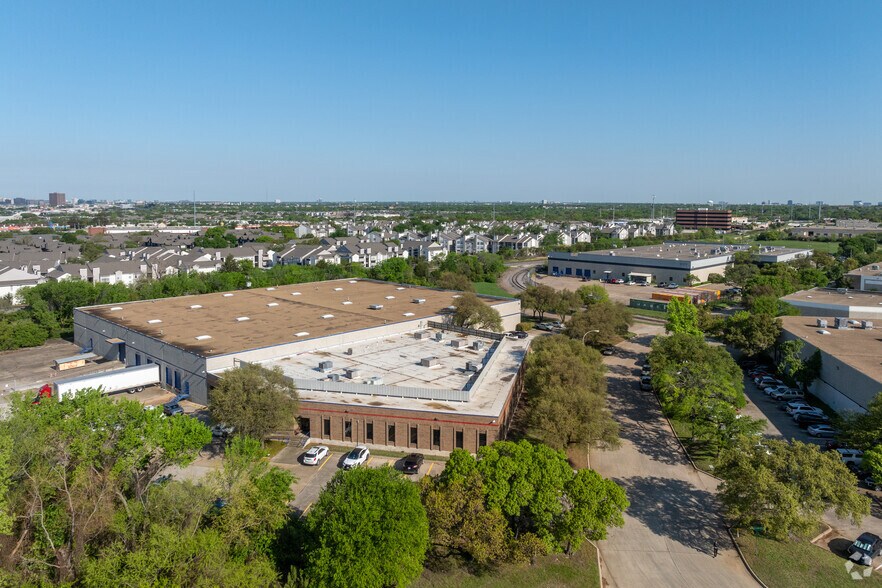More Photos Of 11221 Pagemill Rd, Dallas Warehouse For Sale