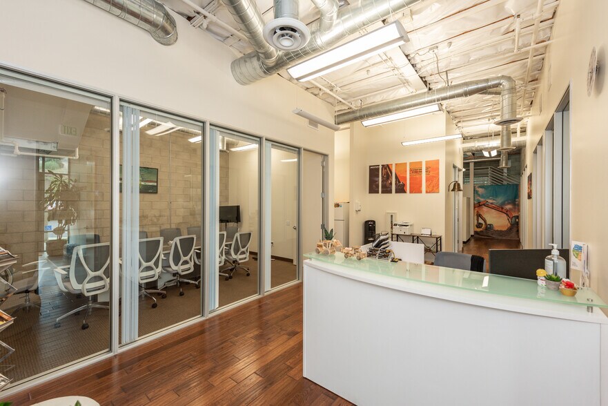 More Photos Of 8925 Research Dr, Irvine Office For Lease