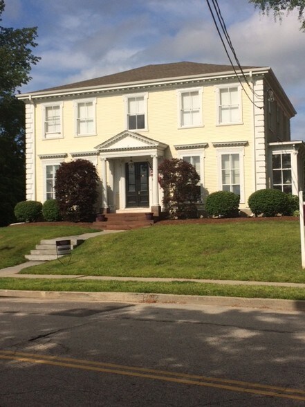 More Photos Of 11 Hayward Ave, Colchester Office For Sale