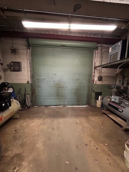 More Photos Of 5161 S Millard Ave, Chicago Warehouse For Lease