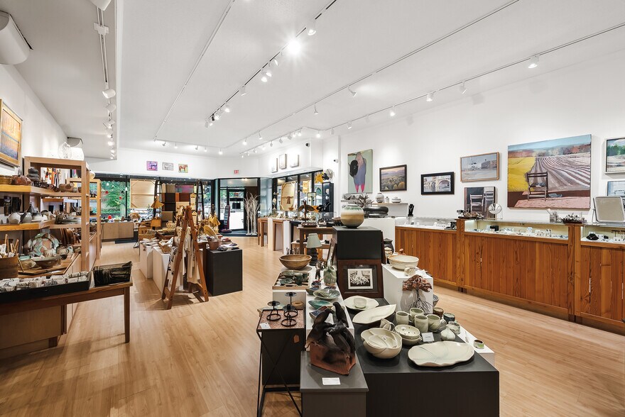 More Photos Of 611 Grand Ave, Saint Paul Storefront For Sale