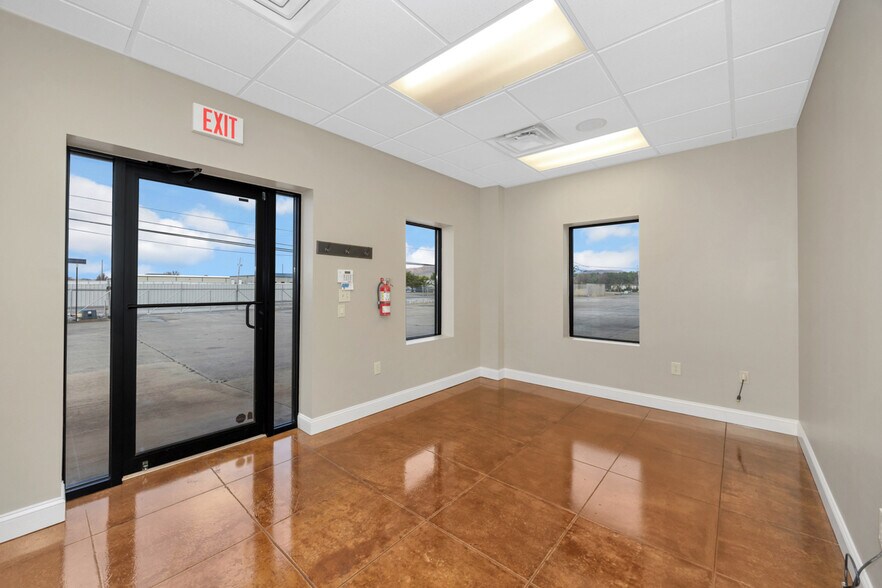 More Photos Of 310 Dan Tibbs Rd NW, Huntsville Warehouse For Lease