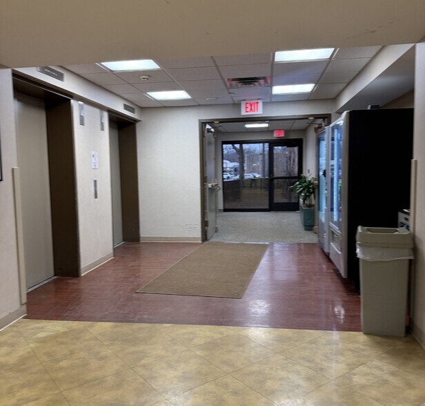 More Photos Of 9000 Mentor Ave, Mentor Medical For Sale