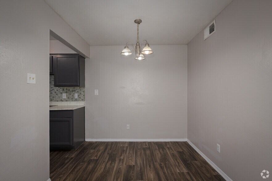 More Photos Of 834 Timberlake Dr, Arlington Apartments For Sale