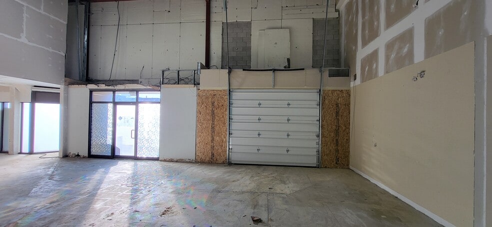 More Photos Of 4190 Steeles Ave W, Vaughan Showroom For Lease