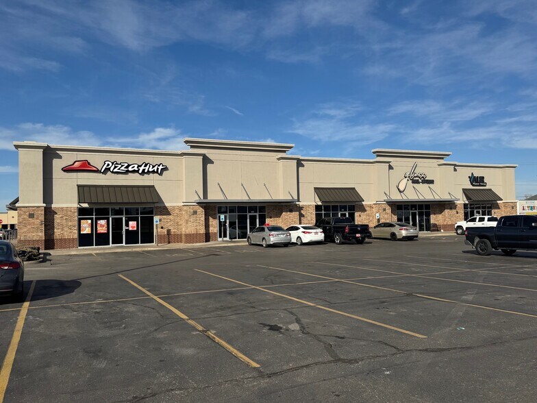 More Photos Of 107-115 E State Highway 152, Mustang Unknown For Lease