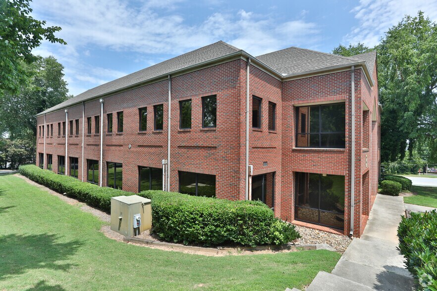 More Photos Of 330 Pelham Rd, Greenville Office For Lease