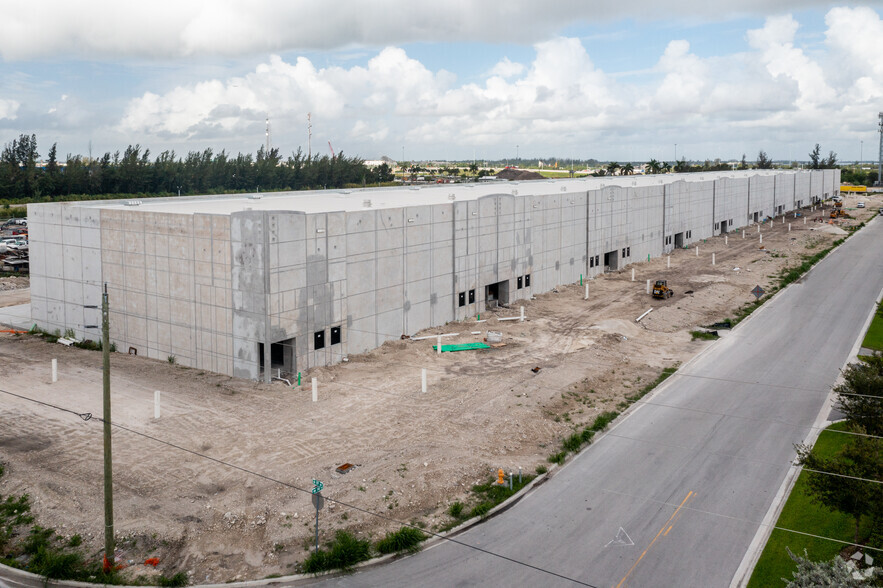 Primary Photo Of 10900 NW 146th St, Hialeah Gardens Warehouse For Lease