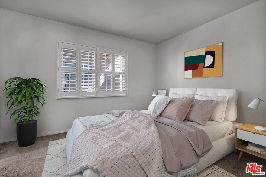 More Photos Of 6515 Vista del Mar, Playa Del Rey Apartments For Sale