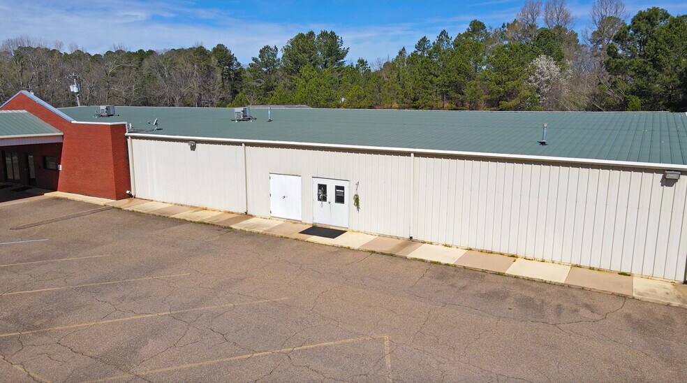 More Photos Of 3903 S Lamar Blvd, Oxford General Retail For Sale