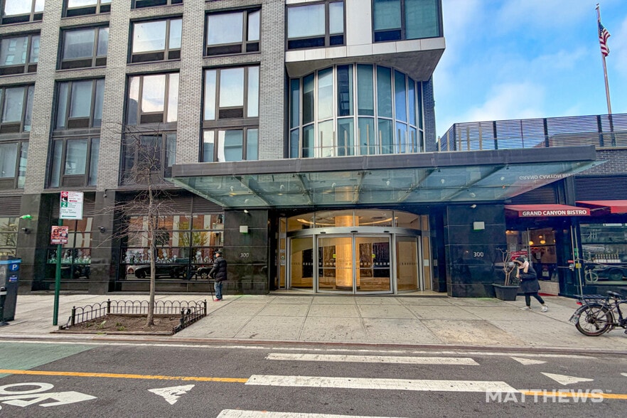 Primary Photo Of 300 Schermerhorn St, Brooklyn Hotel For Lease