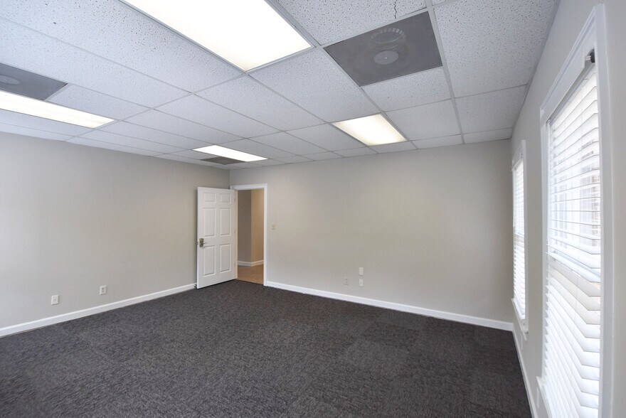 More Photos Of 116 Peachtree Ct, Peachtree City Medical For Lease