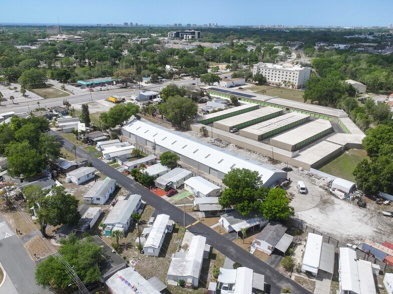 More Photos Of 500 Seminole Blvd, Largo Warehouse For Lease