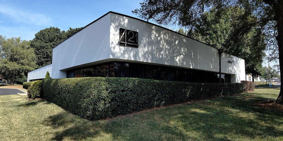 More Photos Of 421 Minuet Ln, Charlotte Office For Lease