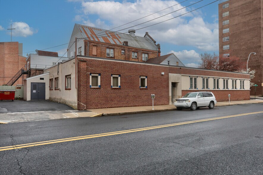 More Photos Of 44 N 8th St, Lebanon Office For Sale