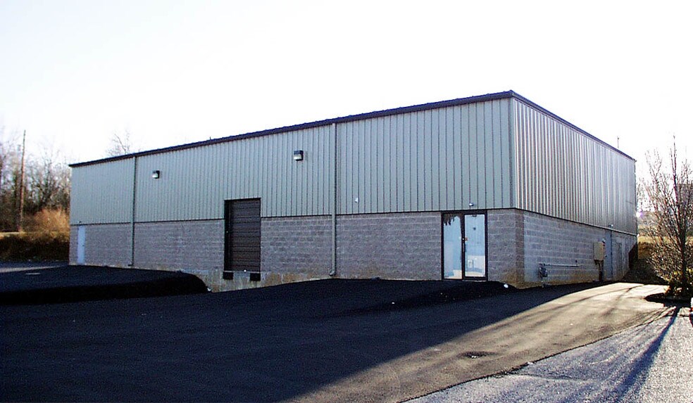 More Photos Of 2650-2728 Lehigh St, Whitehall Warehouse For Lease