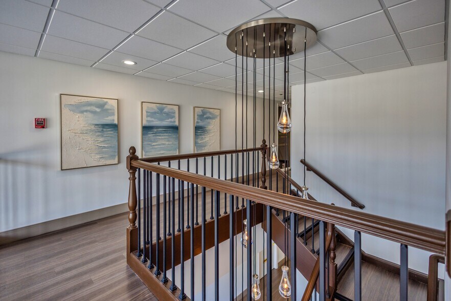 More Photos Of 6912 Main St, Downers Grove Unknown For Lease