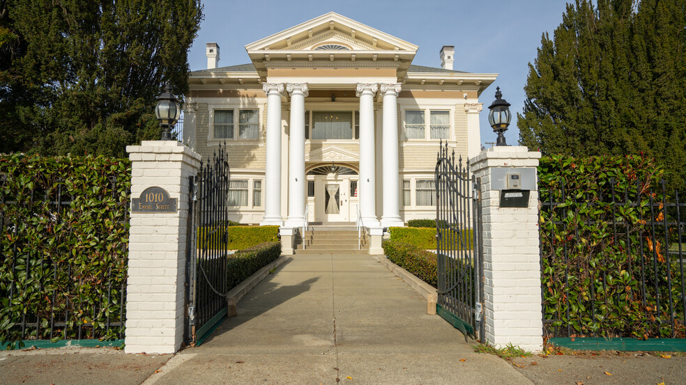 Primary Photo Of 1010 Empire St, Fairfield Medical For Sale