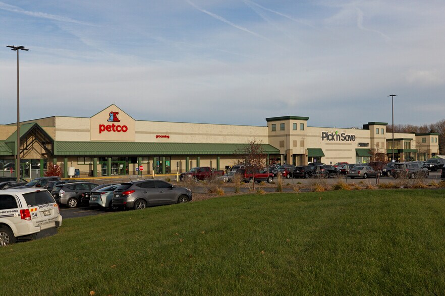 More Photos Of 4698 S Whitnall Ave, Saint Francis Freestanding For Lease