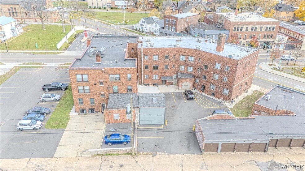 More Photos Of 524 Main St, Niagara Falls Industrial For Lease