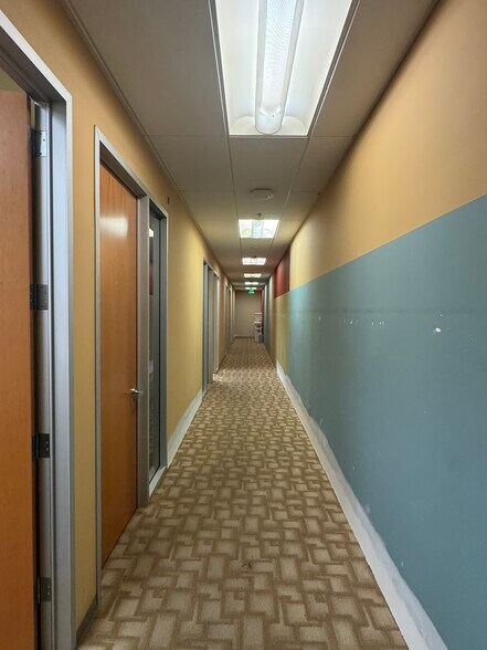 More Photos Of 6001 Rickenbacker Rd, Commerce Research And Development For Lease