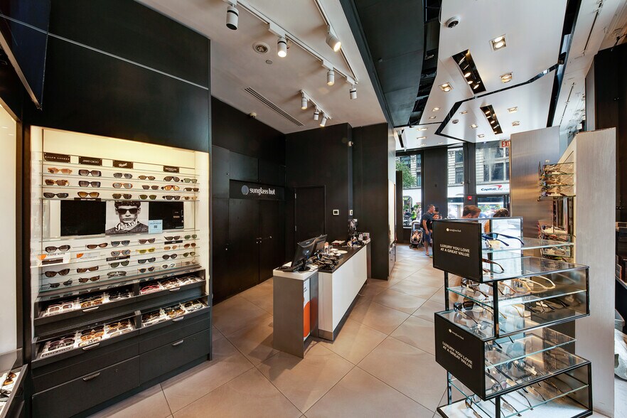 More Photos Of 101 34th St, New York Storefront Retail Office For Lease