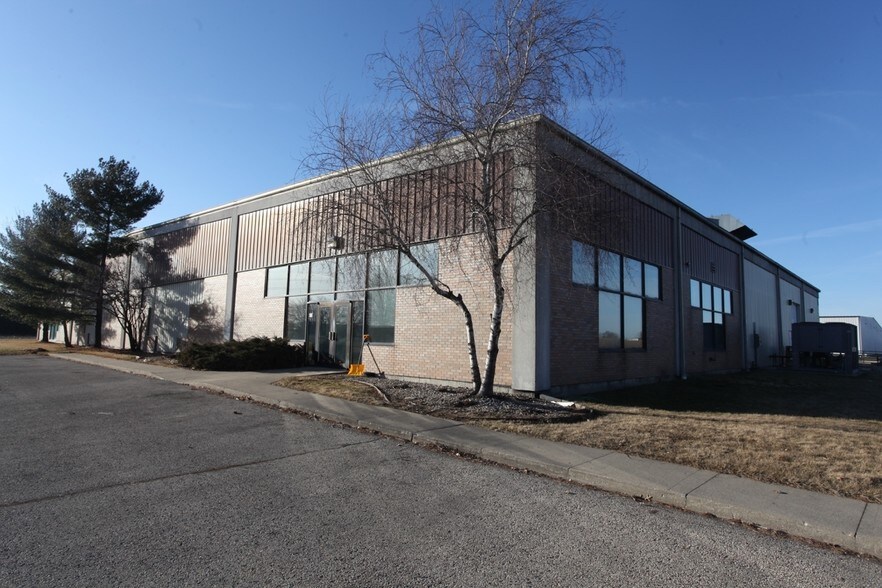 More Photos Of 401 E Conde St, Janesville Warehouse For Sale