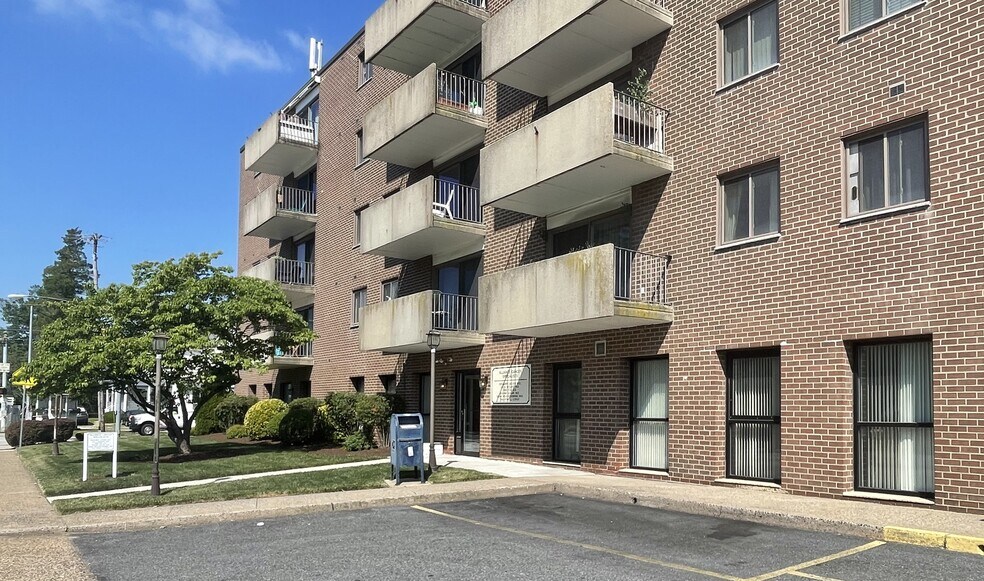 More Photos Of 33 W Chester Pike, Ridley Park Apartments For Sale