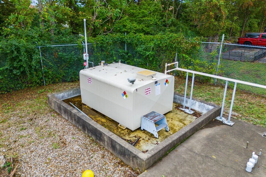 More Photos Of 2800 Diode Ln, Louisville Warehouse For Sale