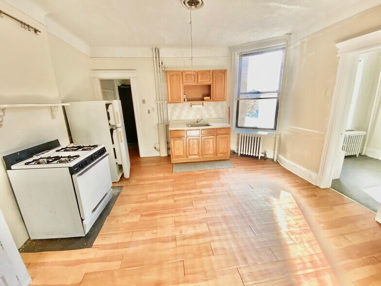 More Photos Of 24 Avenue Ditmars Steinway, Astoria Apartments For Sale