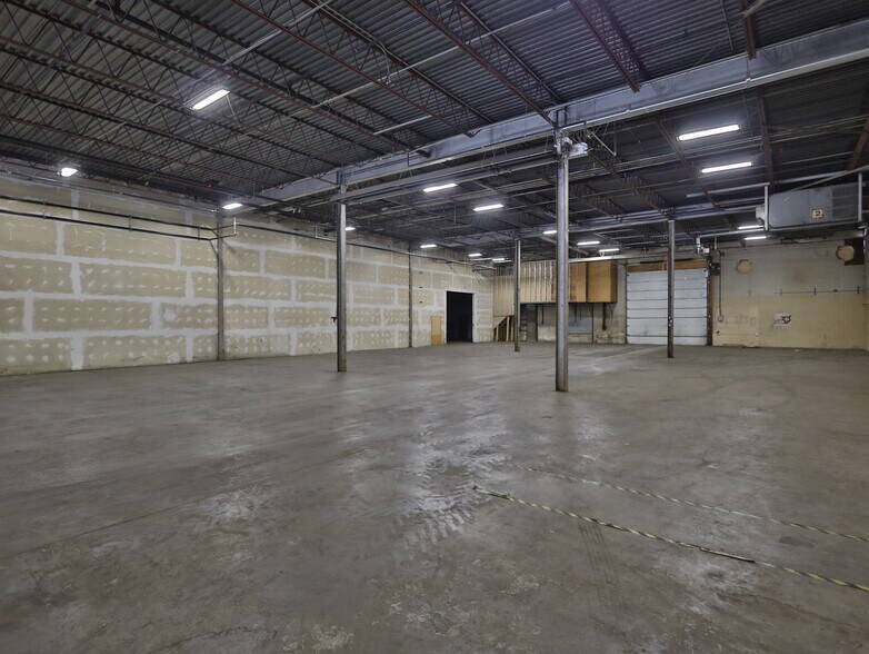 More Photos Of 8435-8505 Boul Parent, Trois-Rivières Industrial For Lease