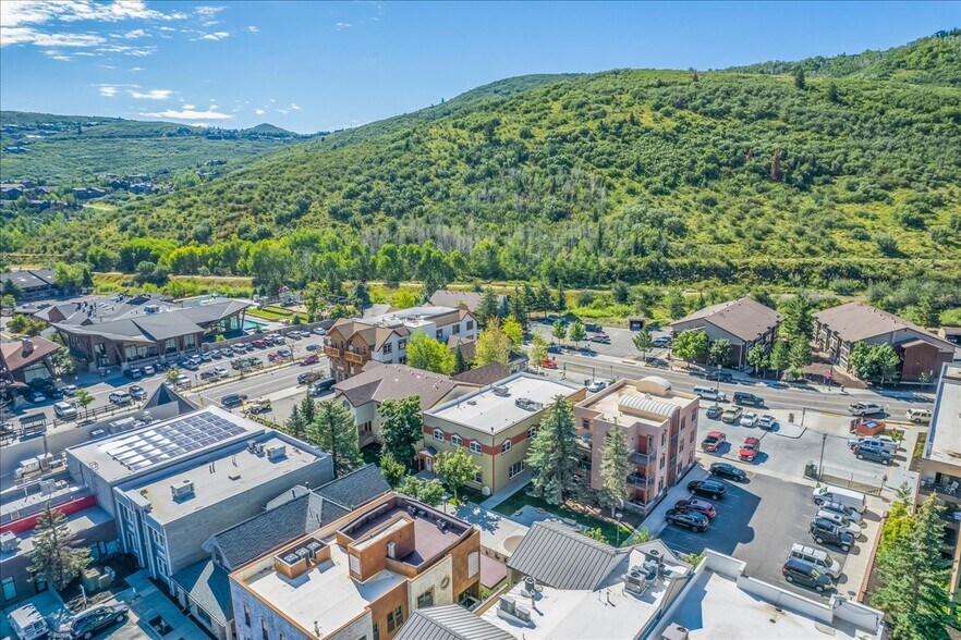 More Photos Of 2052 Prospector Ave, Park City Storefront Retail Office For Lease