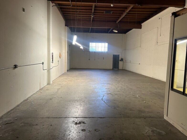 More Photos Of 153-175 N Amphlett Blvd, San Mateo Warehouse For Lease
