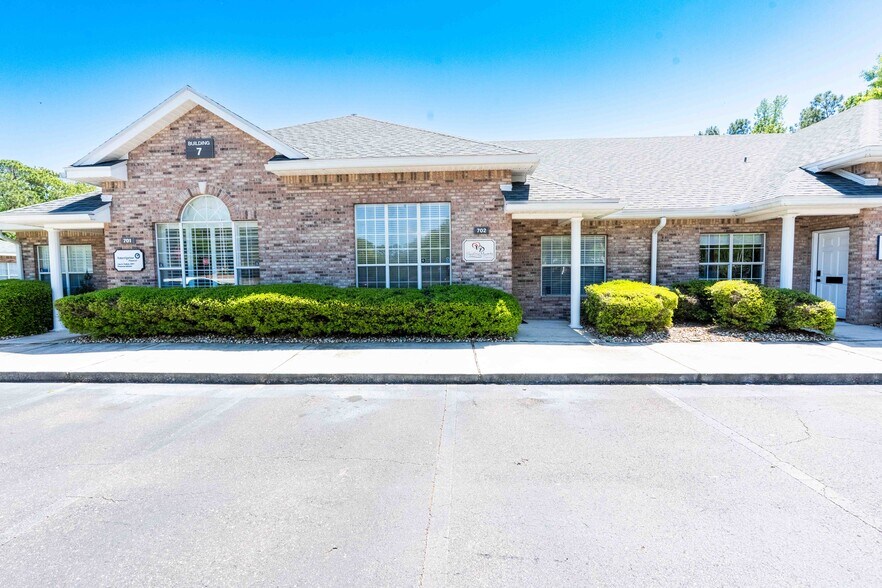 Primary Photo Of 13500 Sutton Park Dr S, Jacksonville Medical For Lease