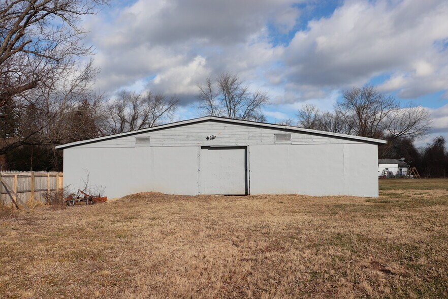 Primary Photo Of 919 Lakewood Farmingdale Rd, Howell Horse Stables For Lease