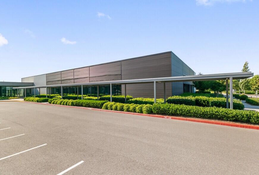 More Photos Of 18105 SE Mill Plain Blvd, Vancouver Showroom For Lease