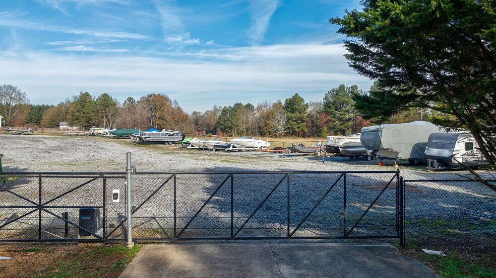 More Photos Of 1020 Blue Springs Rd, Buckhead Parking Lot For Sale