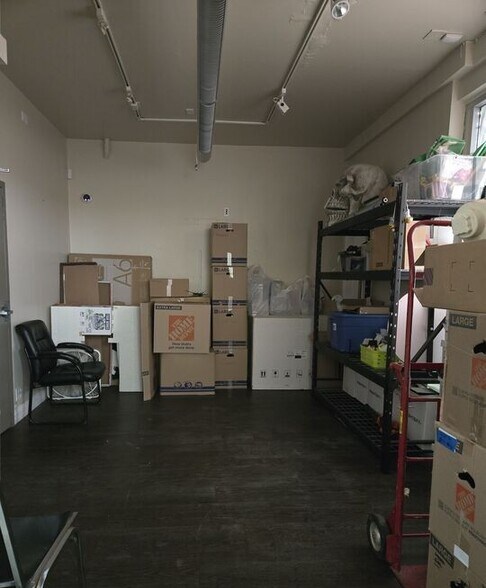 More Photos Of 14000 Ventura Blvd, Sherman Oaks Freestanding For Sale