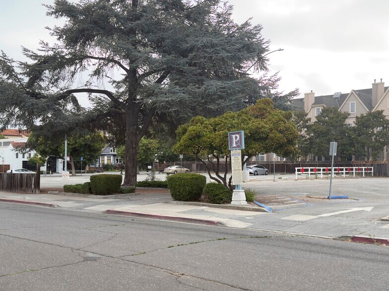 More Photos Of 951-975 W Dana St, Mountain View Storefront For Sale