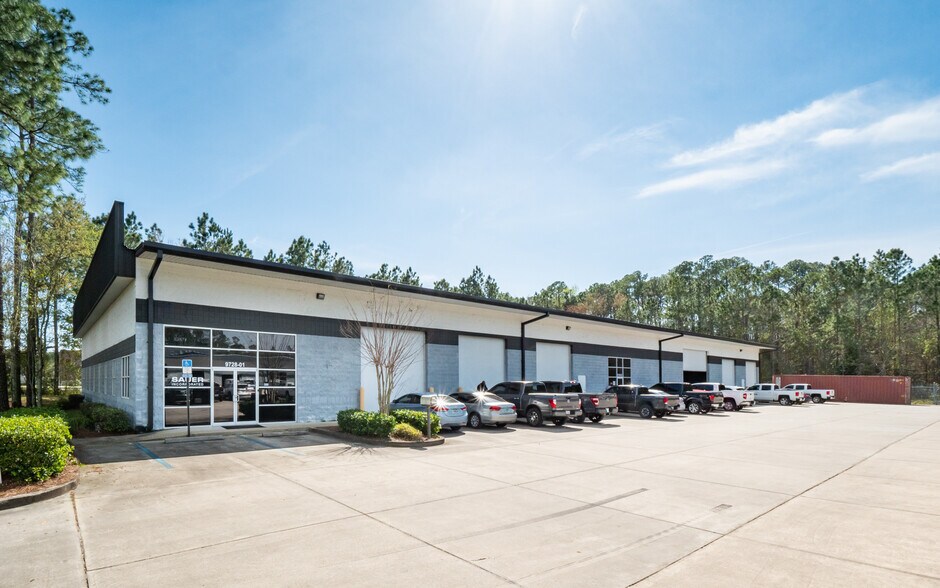 More Photos Of 9728 Florida Mining Blvd W, Jacksonville Light Manufacturing For Lease