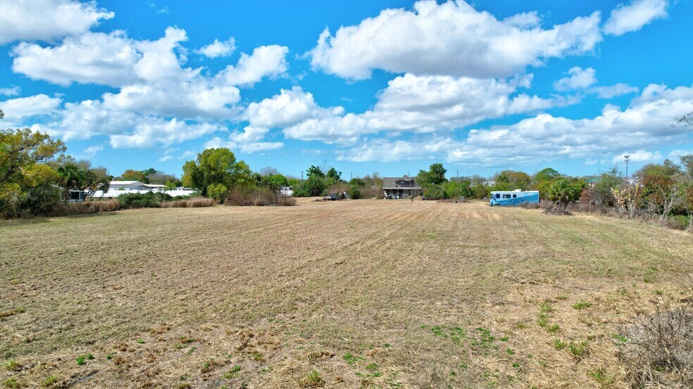 More Photos Of 6115 33rd St E, Bradenton Land For Sale